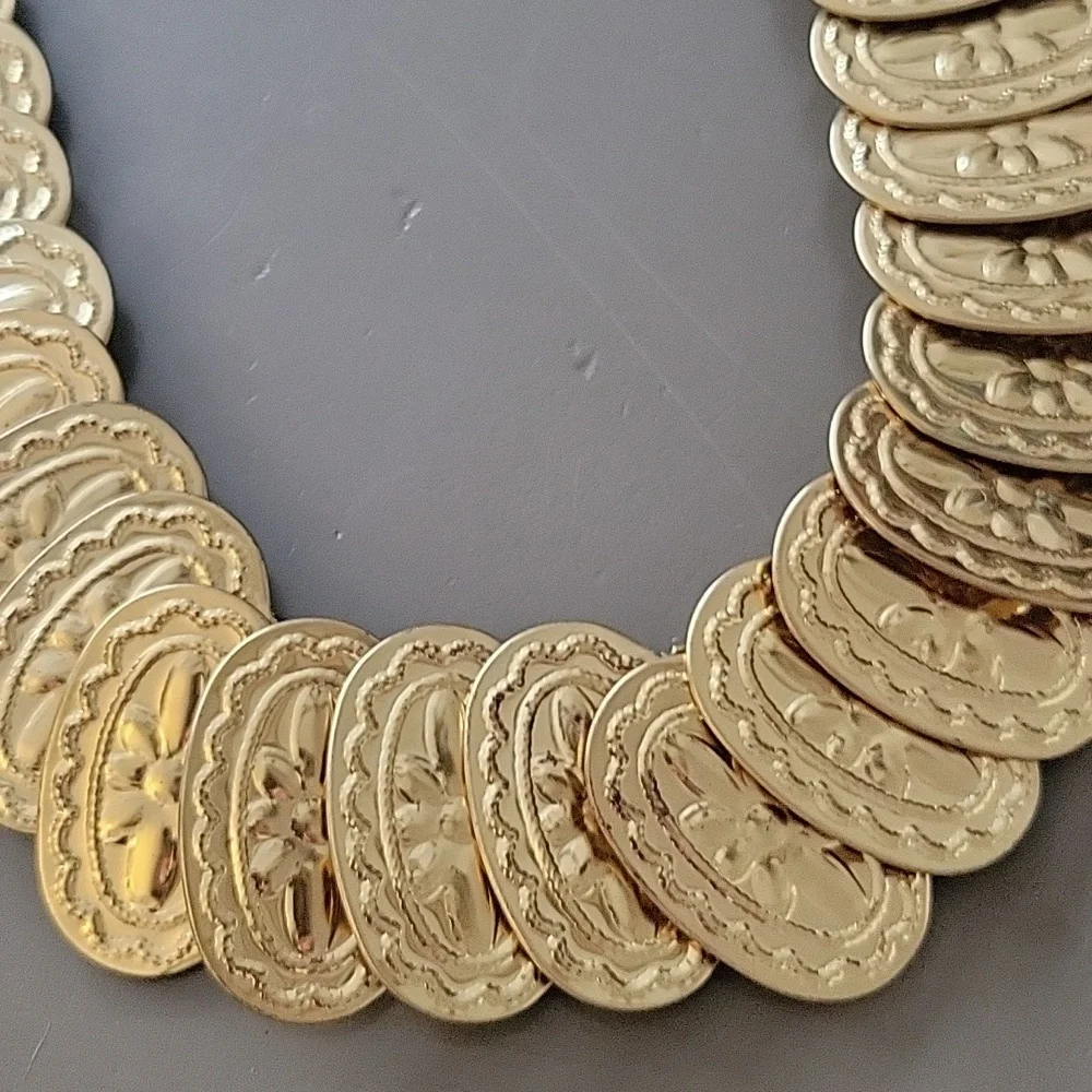 Gold Tone Medallion Coin Stretchy Belt Eclectic Boho Hippie Floral Vintage 70s